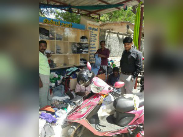 lots of cloths comes to the Anbuchuvar in Nellai lots of cloths comes to the Anbuchuvar in Nellai