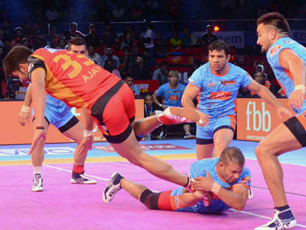 Pro Kabaddi League 2017: Bengaluru Bulls Register Comfortable Win Over Bengal Warriors Pro Kabaddi League 2017: Bengaluru Bulls Register Comfortable Win Over Bengal Warriors