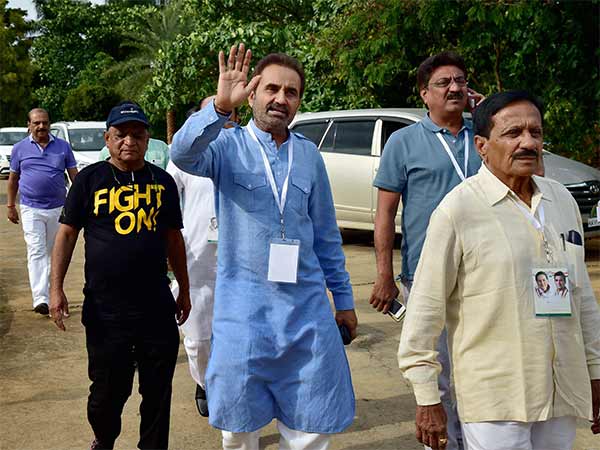 Guj MLAs arrive at Ahmedabad amidst tight security Guj MLAs arrive at Ahmedabad amidst tight security