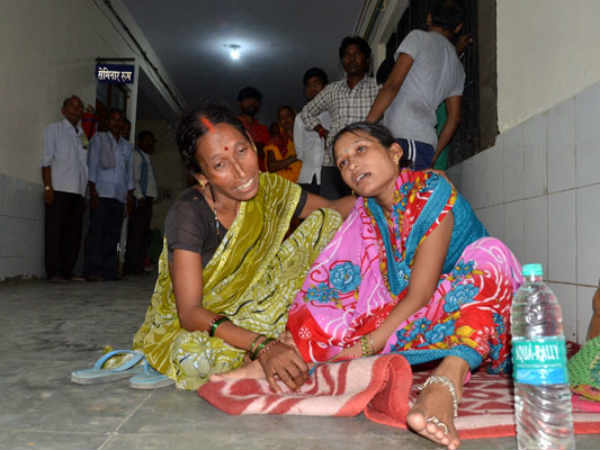 Infant deaths: Cong says UP CM, health minister should resign