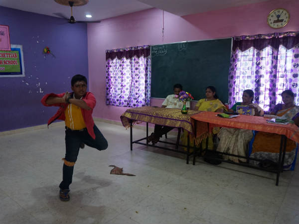 Karaikudi Ramanathan Chettiyar school students hold Asathalam Vaanga programme Karaikudi Ramanathan Chettiyar school students hold Asathalam Vaanga programme