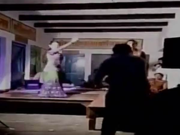 Primary School In Uttar Pradesh Turns Into A Dance Bar On Raksha Bandhan Primary School In Uttar Pradesh Turns Into A Dance Bar On Raksha Bandhan