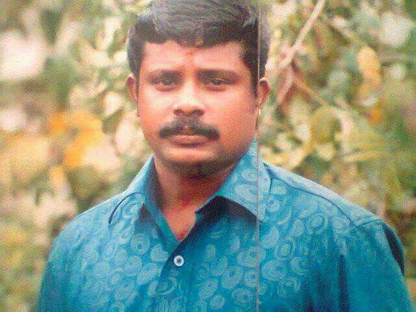 RSS activist murder: Kerala CM's effigy burnt RSS activist murder: Kerala CM's effigy burnt