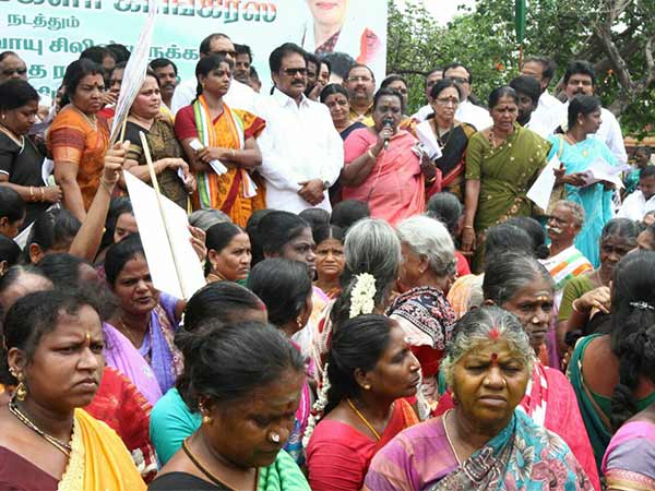 Congress party stages protest against central government in Chennai Congress party stages protest against central government in Chennai