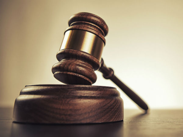 ஹைகோர்ட்டில்