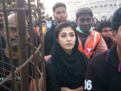 Actress Nayanthara came to Marina to support Jallikattu