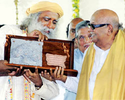 Karunanidhi with Jaggi Vasudev 