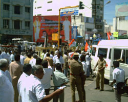 Congress cadres on protest in Karur