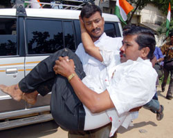 Clashed in sathiyamurthi bhavan 