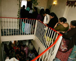 Indian couple in UK turn room into temple Indian couple in UK turn room into temple