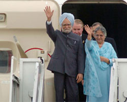 Manmohan singh with Wife Manmohan singh with Wife