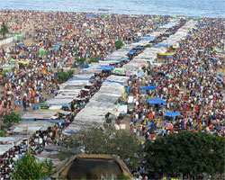 Crowd at Marina beach Crowd at Marina beach