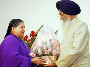 Jayalalitha and Governor S.S.Barnala Jayalalitha and Governor S.S.Barnala