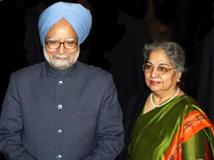 Manmohan Singh with wife Gursharan Kaur Manmohan Singh with wife Gursharan Kaur