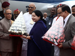 President Pranabh arrives Chennai President Pranabh arrives Chennai
