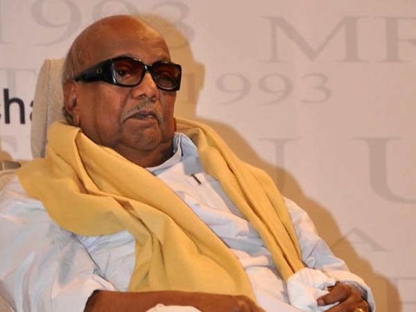 கடற்கரையில் கருணாநிதியுடன் பேச்சு