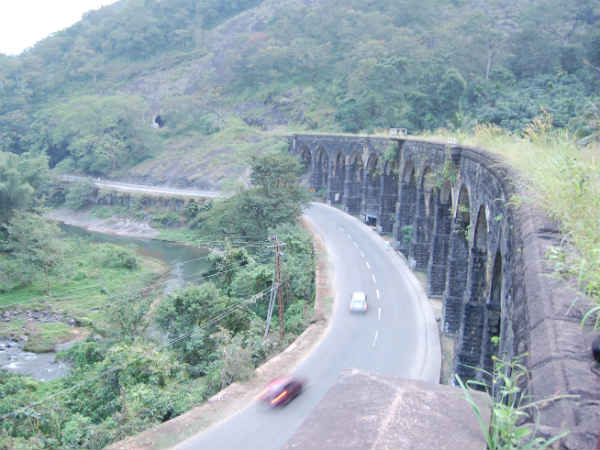 வரலாற்று சிறப்புமிக்க 13 கண் பாலம் புனரமைக்கும் பணி நிறுத்தம்