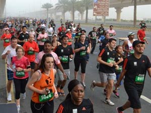More than 20,000 participate in Standard Chartered Dubai Marathon 2013 More than 20,000 participate in Standard Chartered Dubai Marathon 2013