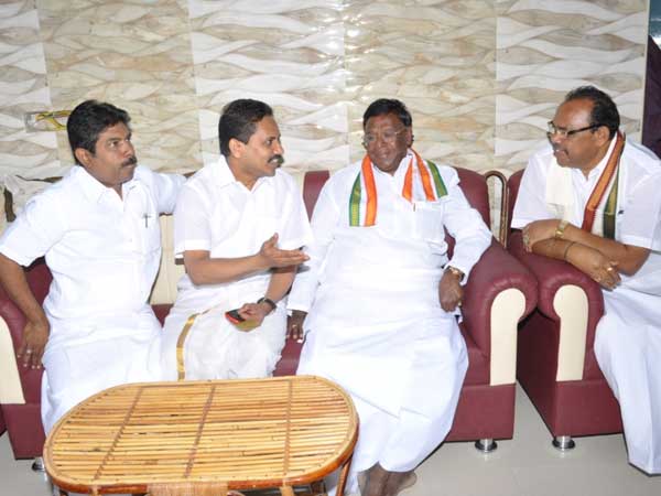 UAE meets Minister Narayanasamy