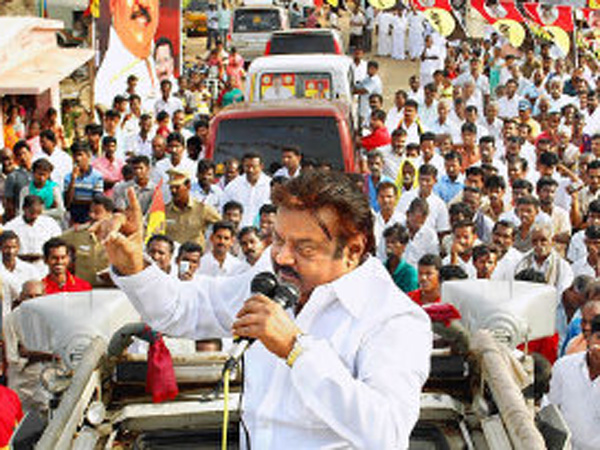 வாய் வழியே கேள்வி கேட்டால் கை வழியே பதில்