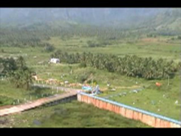 தமிழக அரசு நிர்பந்திக்க வேண்டும்