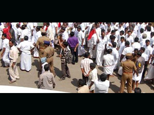 DMK caders protest against Kumudam DMK caders protest against Kumudam