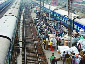 MP: Mob sets Gulaabganj railway station on fire after 2 kids mowed down by train MP: Mob sets Gulaabganj railway station on fire after 2 kids mowed down by train