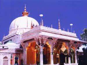 Ajmer Dargah’s spiritual head opposes Pak PM’s visit Ajmer Dargah’s spiritual head opposes Pak PM’s visit