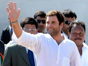 Cong plays down PM's remarks, says people want Rahul as PM Cong plays down PM's remarks, says people want Rahul as PM