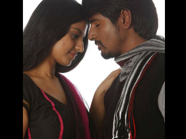 பெண்ணிற்கு பூ கொடுங்களேன்