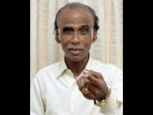 Kapilar award for Poet Muthulingam Kapilar award for Poet Muthulingam