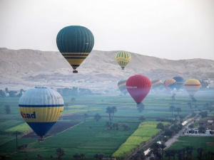 Egypt balloon flights resume after crash Egypt balloon flights resume after crash