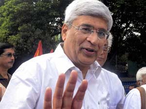 CPI(M) to work for defeat of UPA and NDA, looks to stitch a national alternative CPI(M) to work for defeat of UPA and NDA, looks to stitch a national alternative