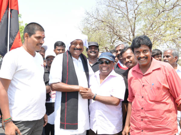 Actor senthil greets Vaiko Actor senthil greets Vaiko