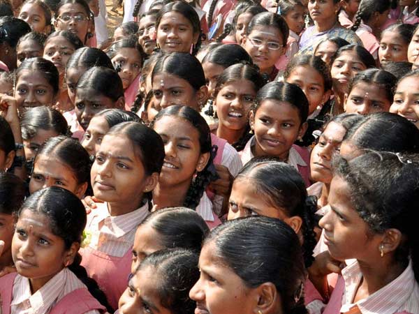 10 கவுன்சிலிங் வேன்கள்: