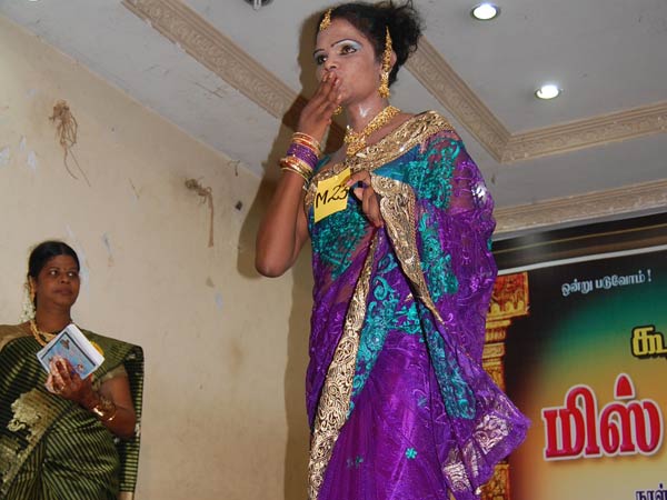 உடை அலங்காரப் போட்டி...