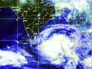 Cyclone Mahasen near Chennai Cyclone Mahasen near Chennai
