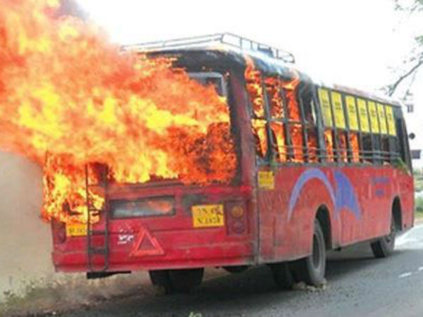 படிப்பது ராமாயணம் இடிப்பது பெருமாள் கோயில்
