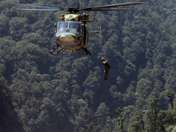 உத்தரகாண்ட் மீட்புப்பணி: பறந்து, பறந்து உயிர்களைக் காப்பாற்றிய பெண் விமானிகள்