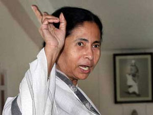 Court lifts Mamata's ban on English dailies in libraries Court lifts Mamata's ban on English dailies in libraries