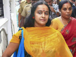 சோலார் பேனல் ஊழல்... நடிகை ஷாலு மேனன் பெண்கள் சிறையில் அடைப்பு!
