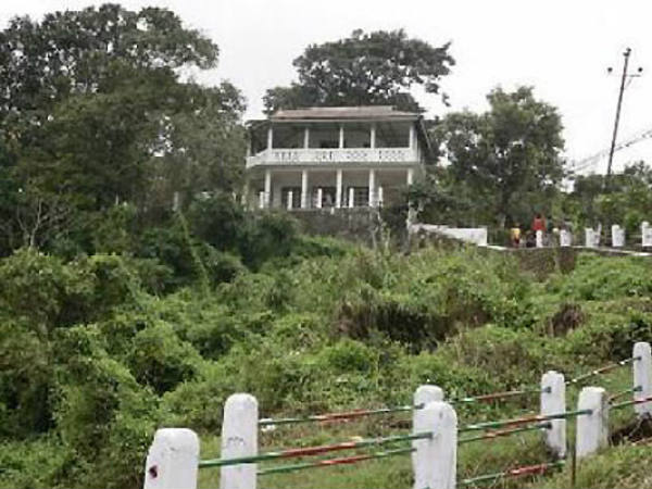 தற்கொலையை கண்காணிக்க வாட்ச் டவர் வேற