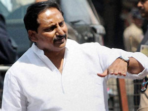 Kiran Kumar Reddy threants to quit if Andhra gets divided Kiran Kumar Reddy threants to quit if Andhra gets divided