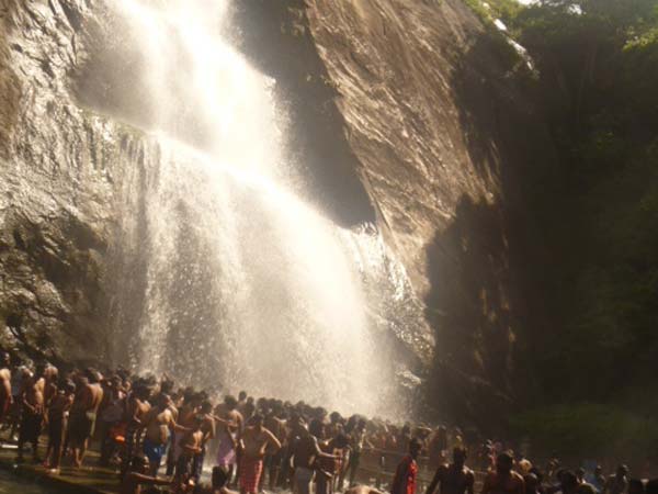 பழைய குற்றாலத்தில்…