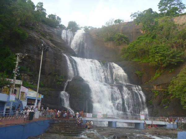 சுத்தமான அருவி