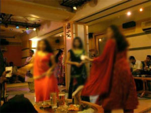 Supreme Court clears way for running of dance bars in Maharashtra Supreme Court clears way for running of dance bars in Maharashtra