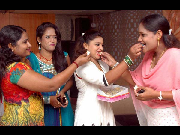 Bar girls celebrate with sweets the Supreme Court's order Bar girls celebrate with sweets the Supreme Court's order