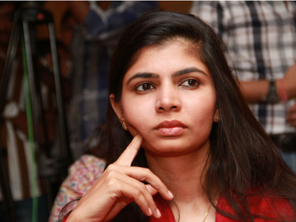 சின்மயி கண்டனம்...