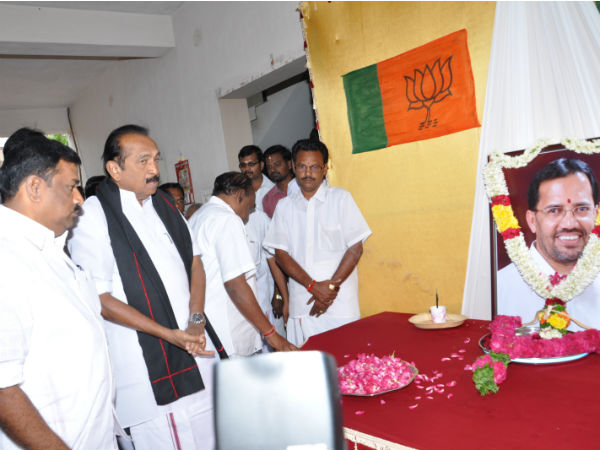 Vaiko visits Auditor Ramesh family Vaiko visits Auditor Ramesh family