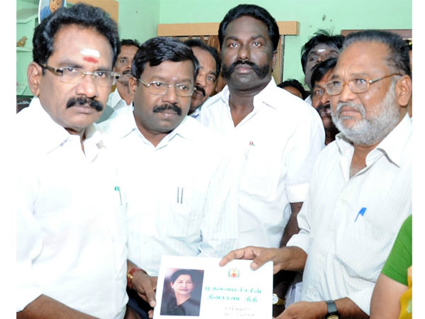 Minister gives solatium to drowned students Minister gives solatium to drowned students